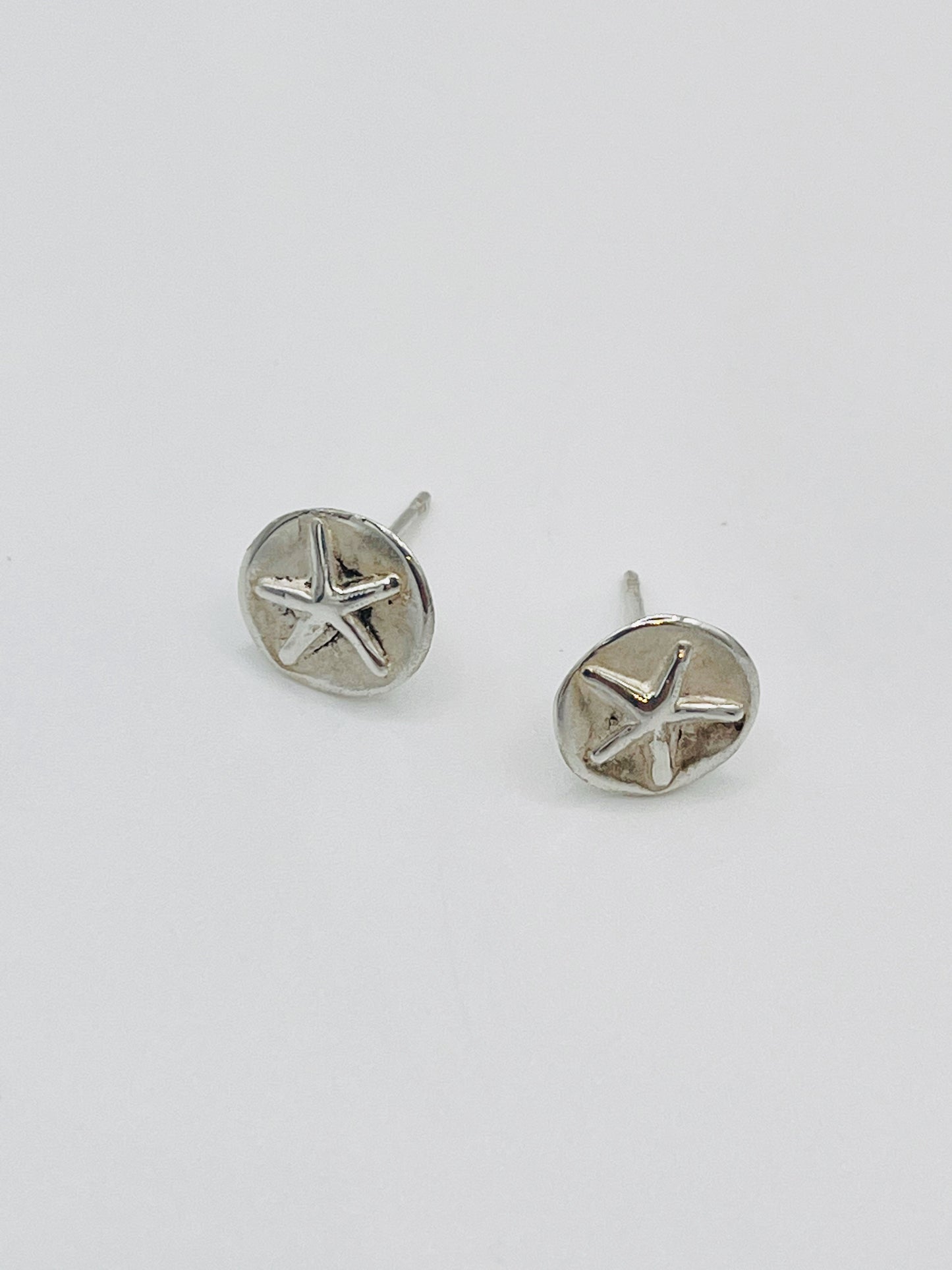Starfish stud earings.