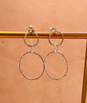 Gold linked ring earings.