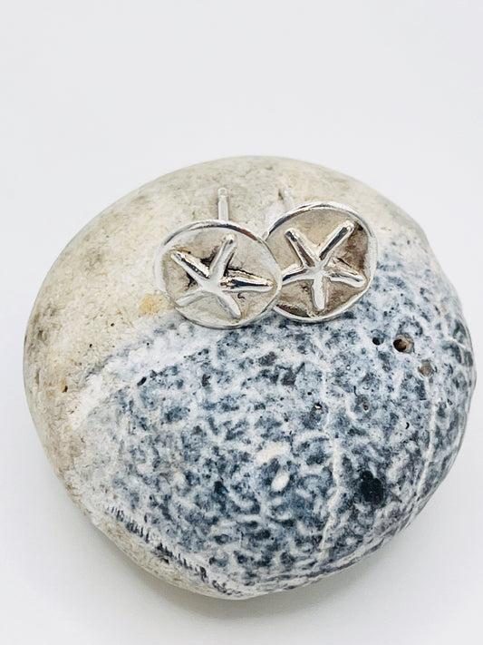 Starfish stud earings.