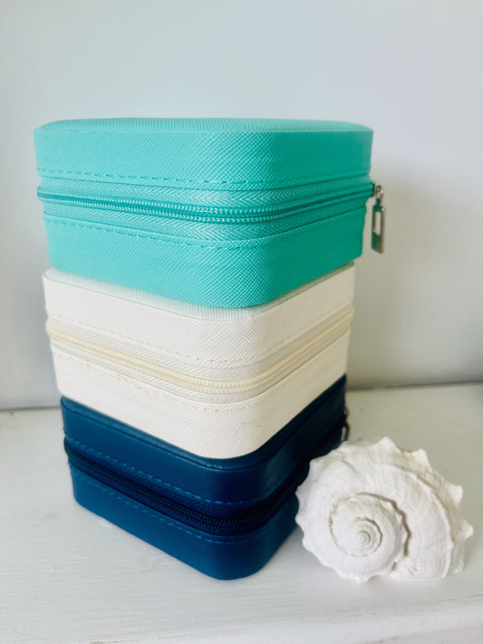 Travel jewellery box.