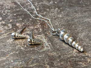 Spiral twist Shell necklace.