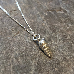 Mini twist shell necklace.