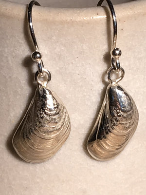 Silver mussel shell earings
